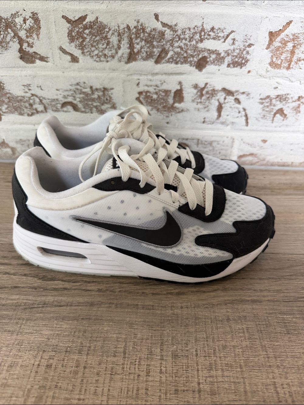 Nike Black & White air max Sneakers